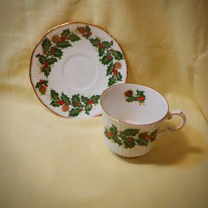 (*) QUEEN'S Fine Bone China ~ Rosina China Co. Ltd. ~ CUP & SAUCER